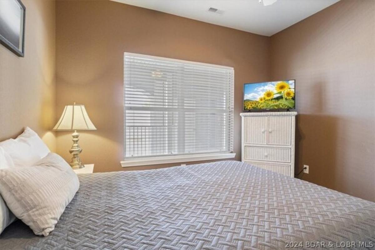 Picture of Home For Sale in Osage Beach, Missouri, United States