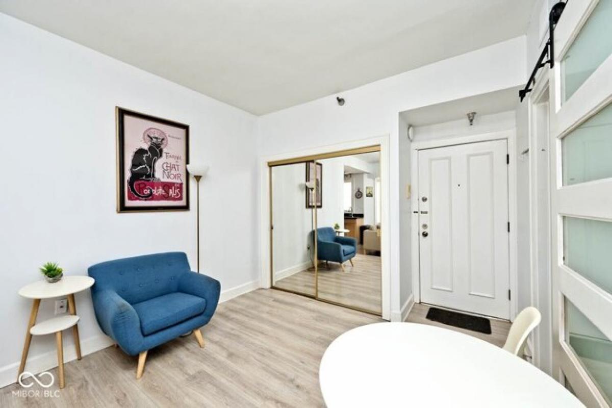 Picture of Home For Sale in Indianapolis, Indiana, United States