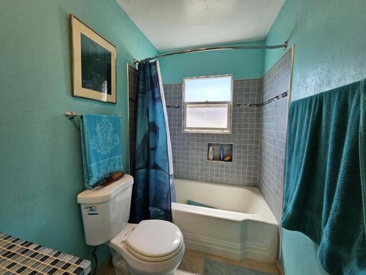 Picture of Home For Sale in Klamath Falls, Oregon, United States