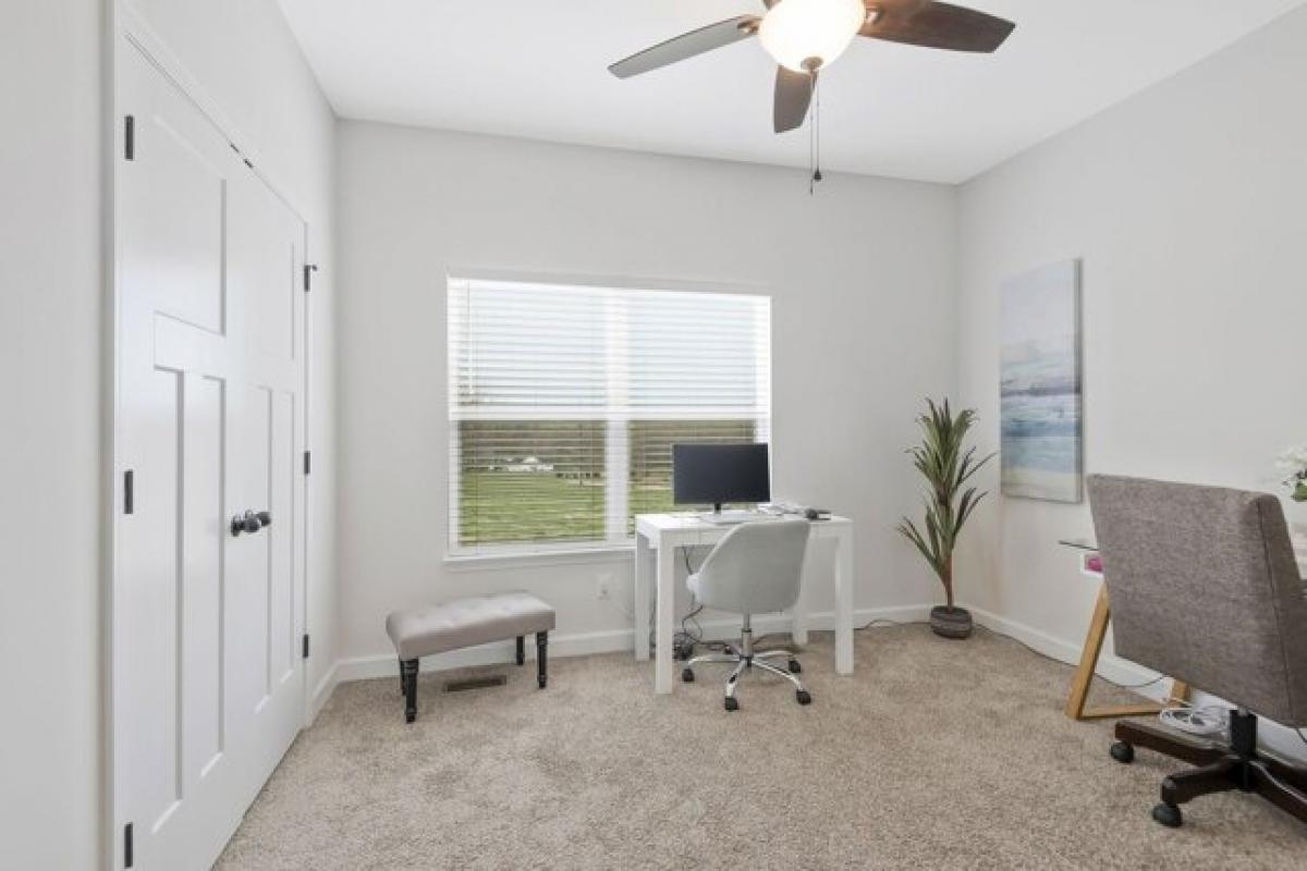 Picture of Home For Sale in Dickson, Tennessee, United States