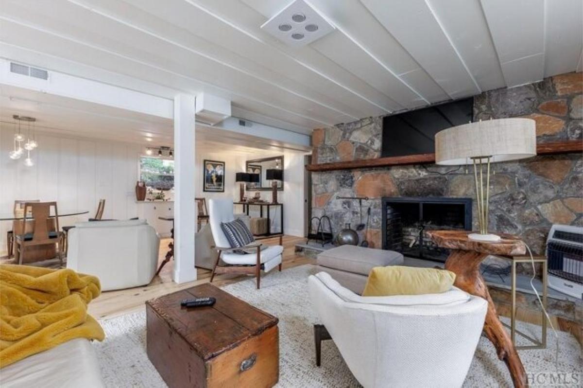 Picture of Home For Sale in Highlands, North Carolina, United States