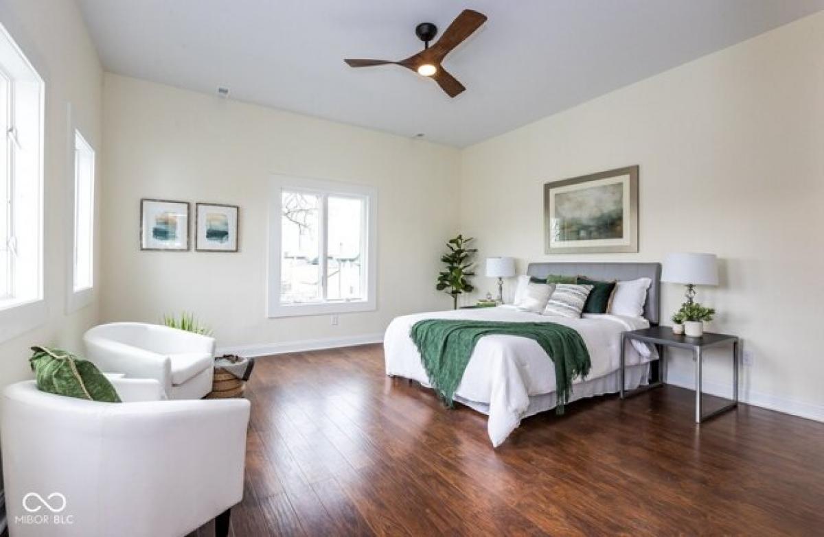 Picture of Home For Sale in Indianapolis, Indiana, United States