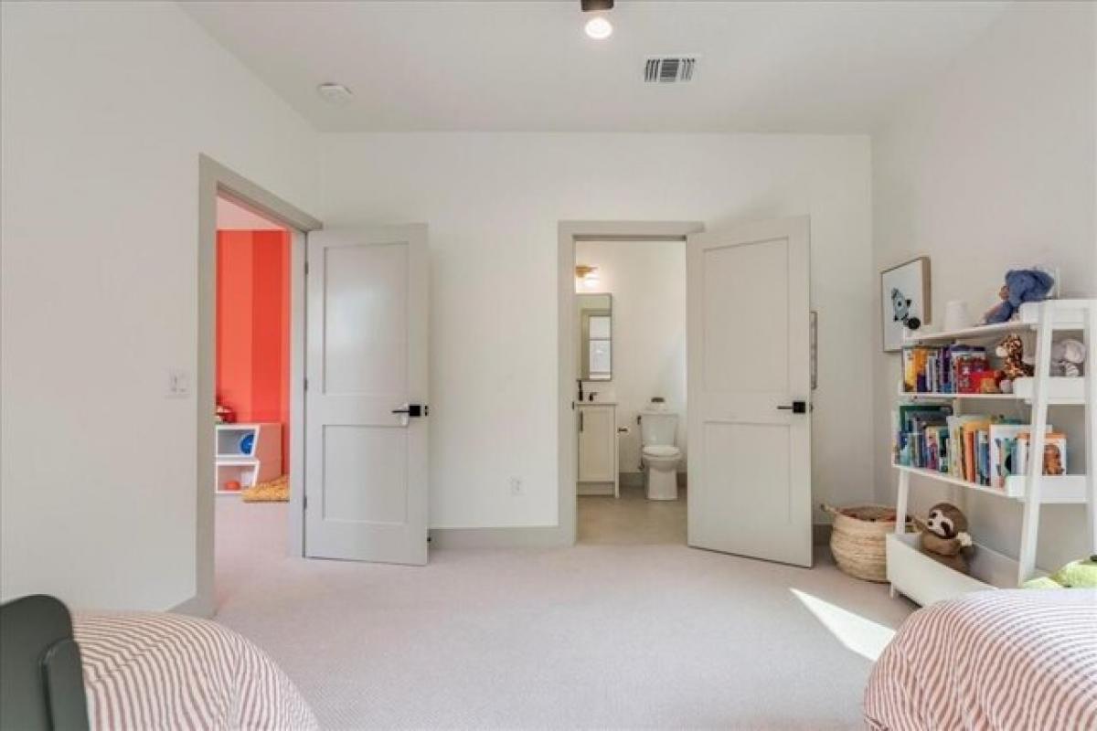 Picture of Home For Sale in Austin, Texas, United States