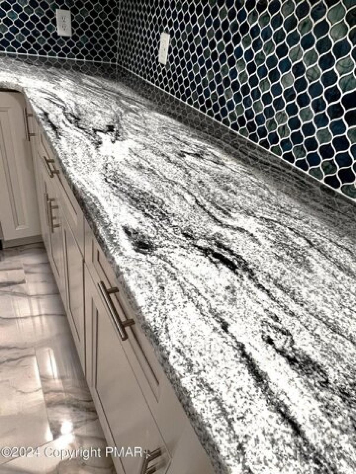 Picture of Home For Sale in Tobyhanna, Pennsylvania, United States