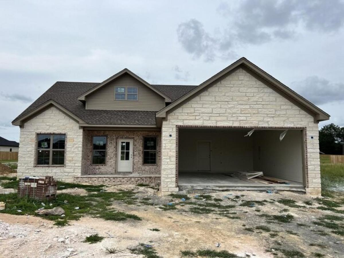 Picture of Home For Sale in Greenbrier, Arkansas, United States