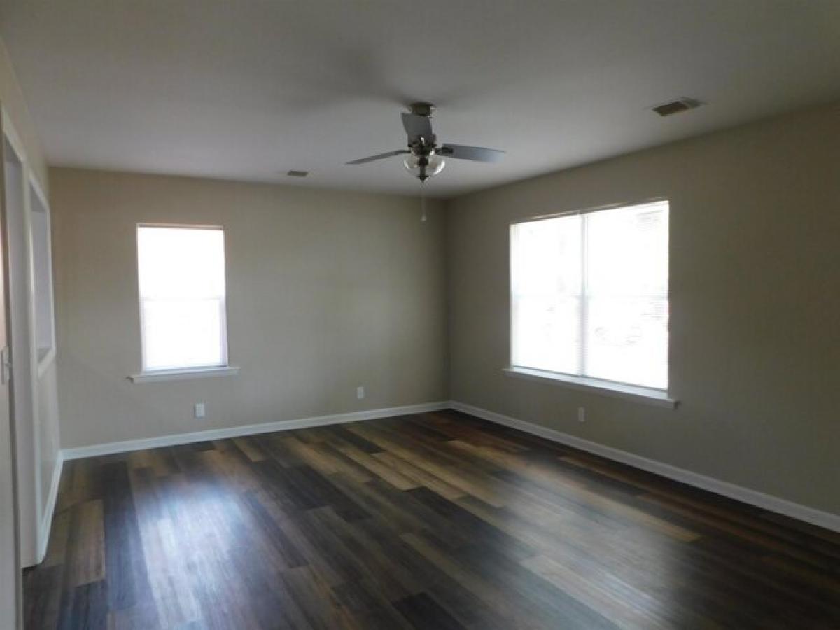 Picture of Home For Sale in Wichita, Kansas, United States