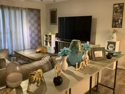 Home For Sale in Oak Lawn, Illinois