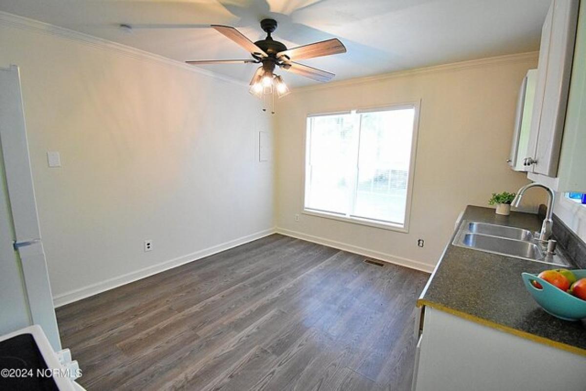 Picture of Home For Sale in New Bern, North Carolina, United States