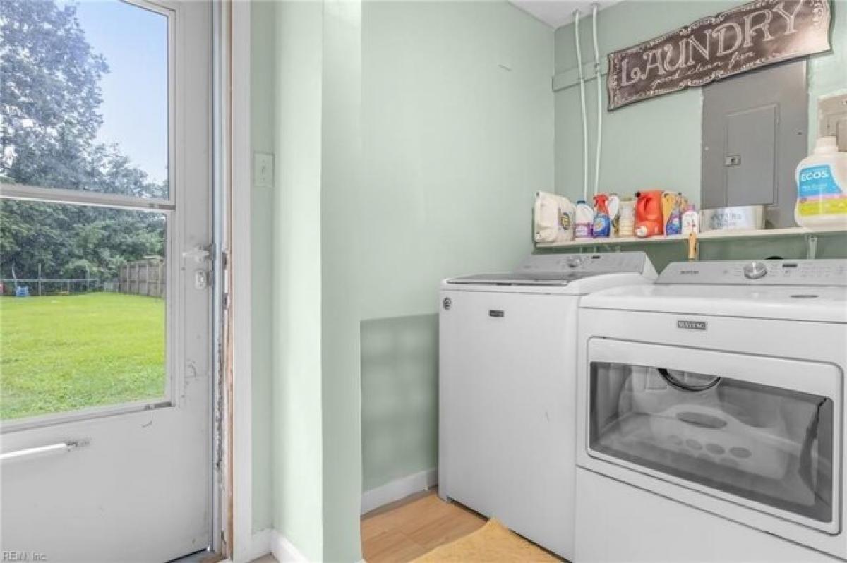 Picture of Home For Sale in Norfolk, Virginia, United States