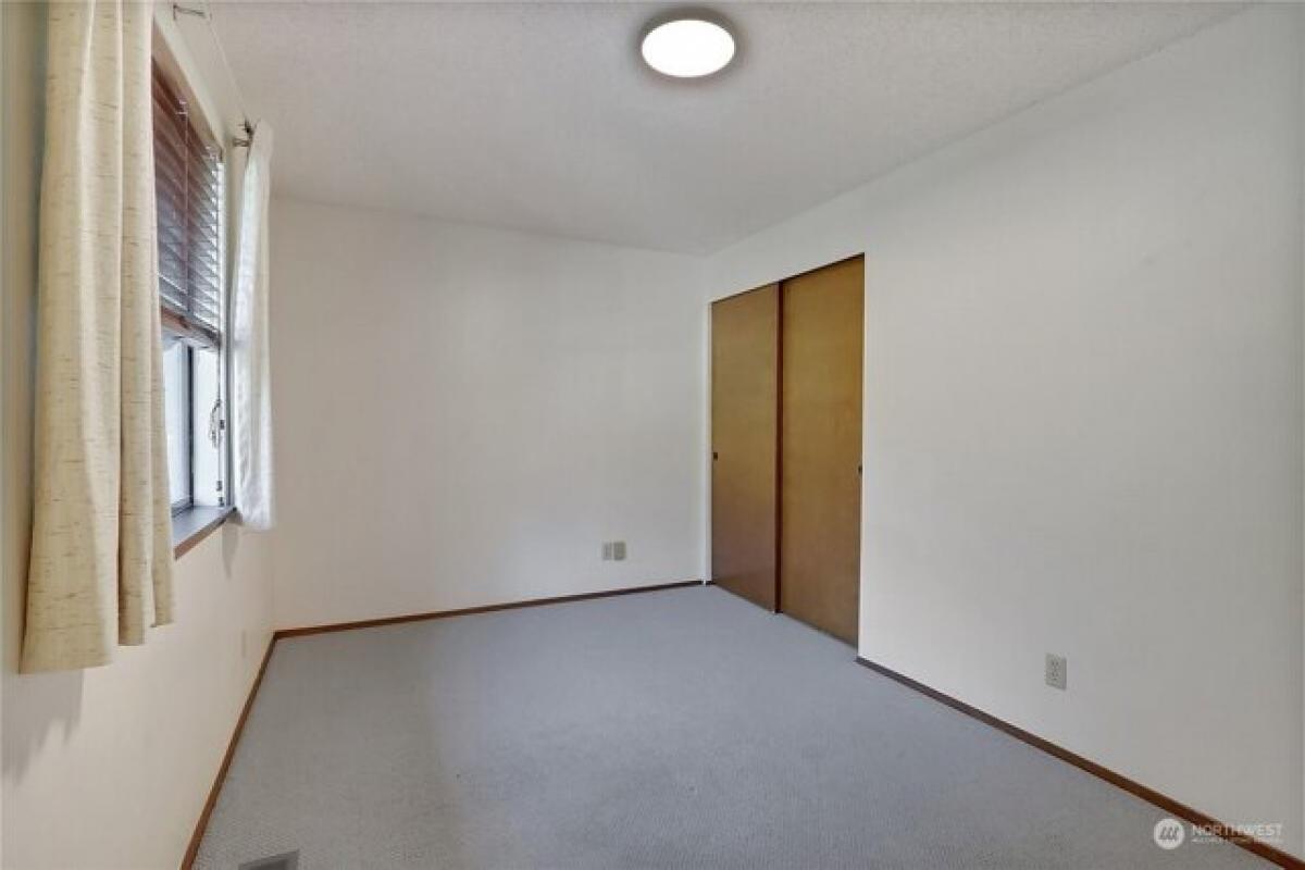 Picture of Home For Sale in Bellevue, Washington, United States