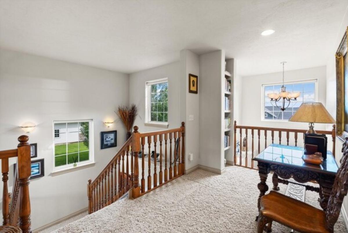 Picture of Home For Sale in Kalispell, Montana, United States