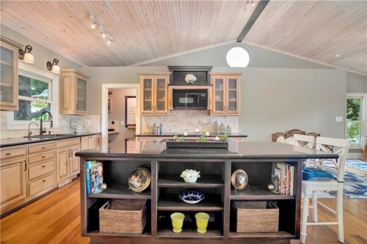 Picture of Home For Sale in Fayetteville, Arkansas, United States