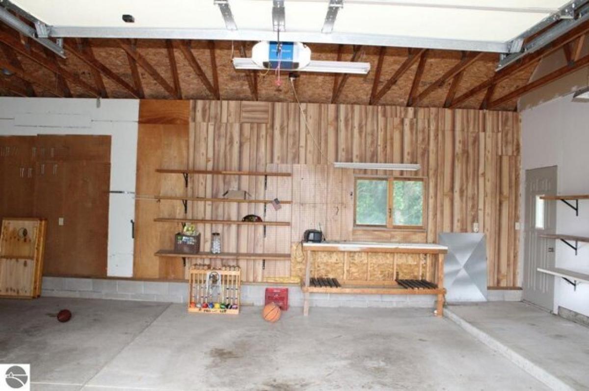 Picture of Home For Sale in Rapid City, Michigan, United States