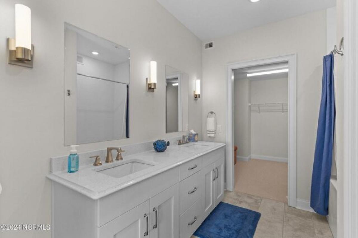 Picture of Home For Sale in Wilmington, North Carolina, United States