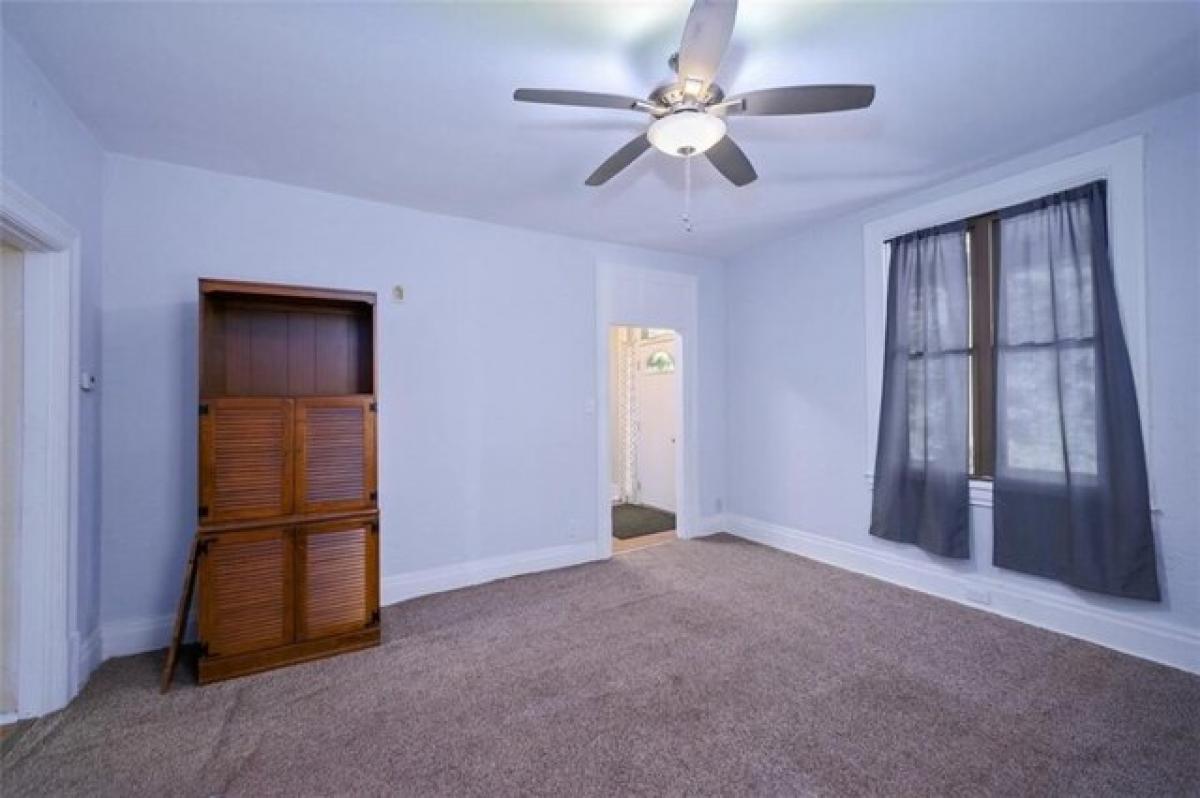 Picture of Home For Sale in Pittsburgh, Pennsylvania, United States