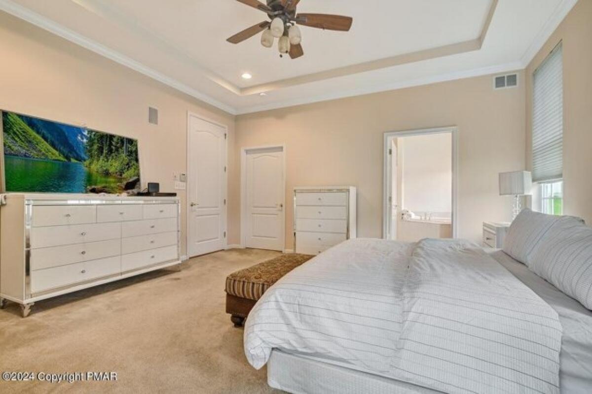 Picture of Home For Sale in East Stroudsburg, Pennsylvania, United States