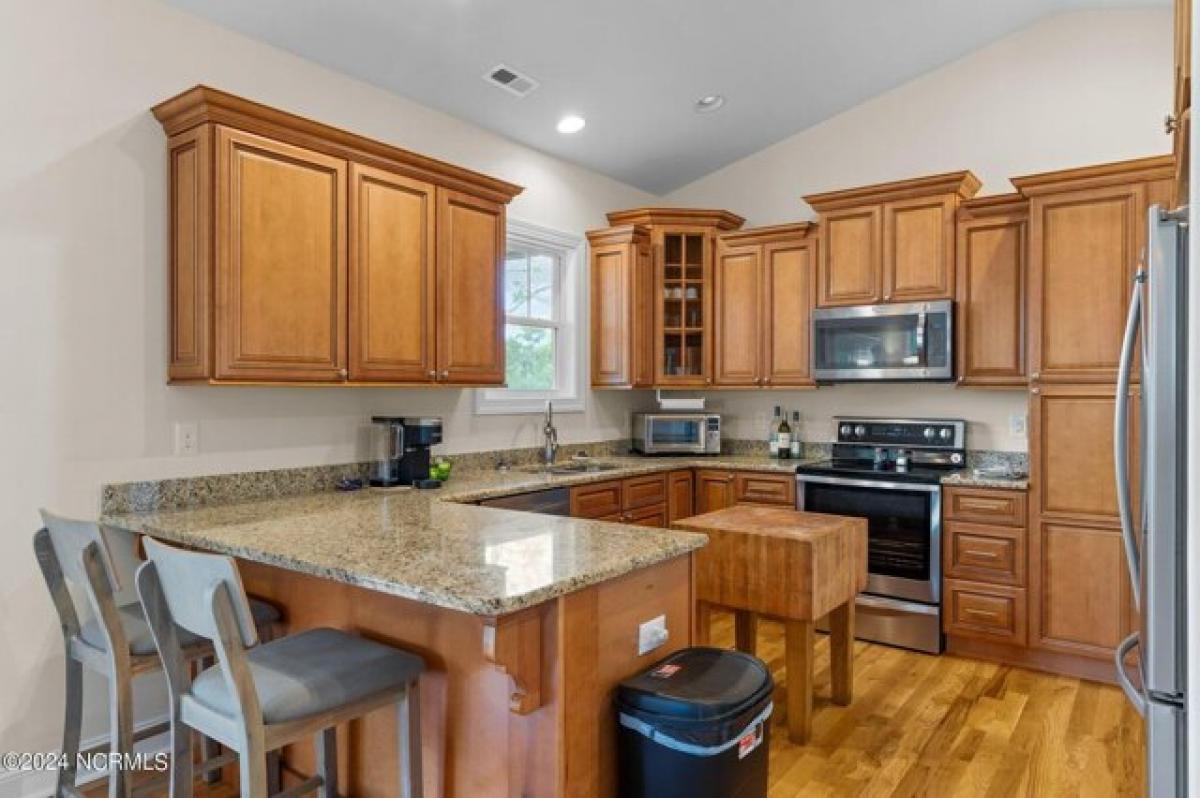 Picture of Home For Sale in Oak Island, North Carolina, United States