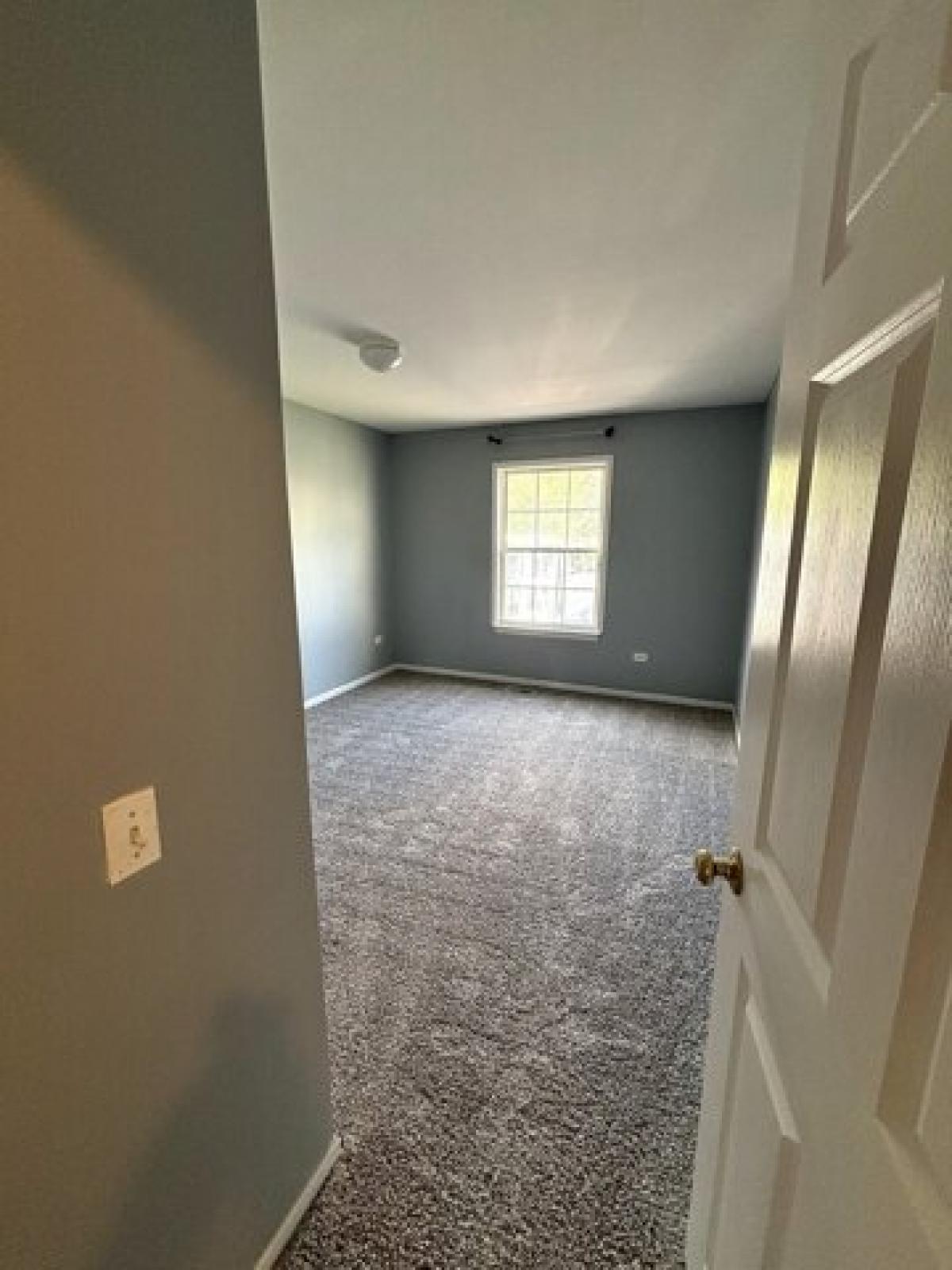 Picture of Home For Sale in Aurora, Illinois, United States