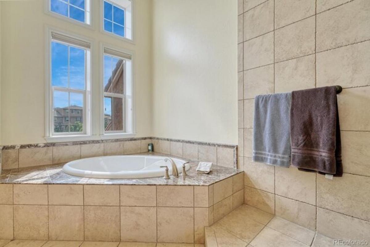 Picture of Home For Sale in Highlands Ranch, Colorado, United States
