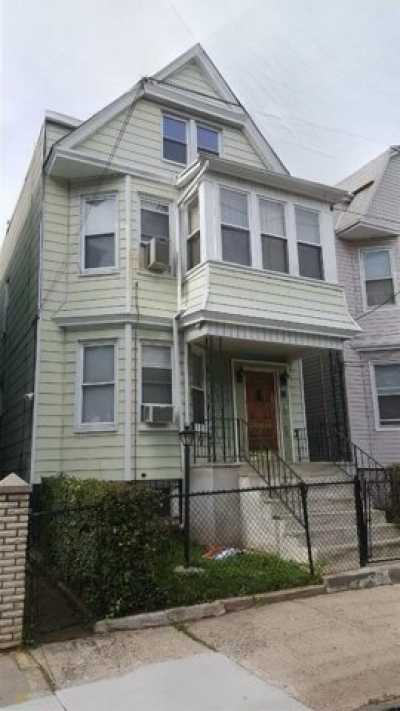 Home For Sale in Jersey City, New Jersey