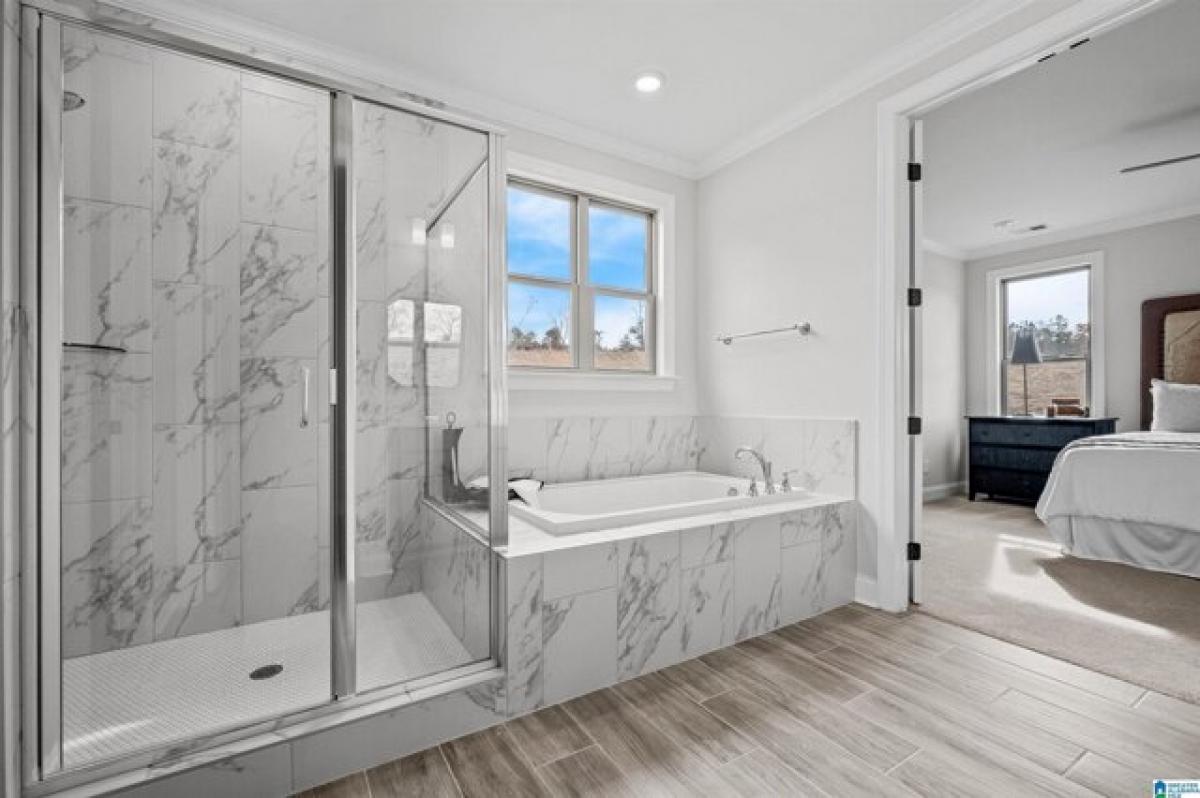 Picture of Home For Sale in Hoover, Alabama, United States