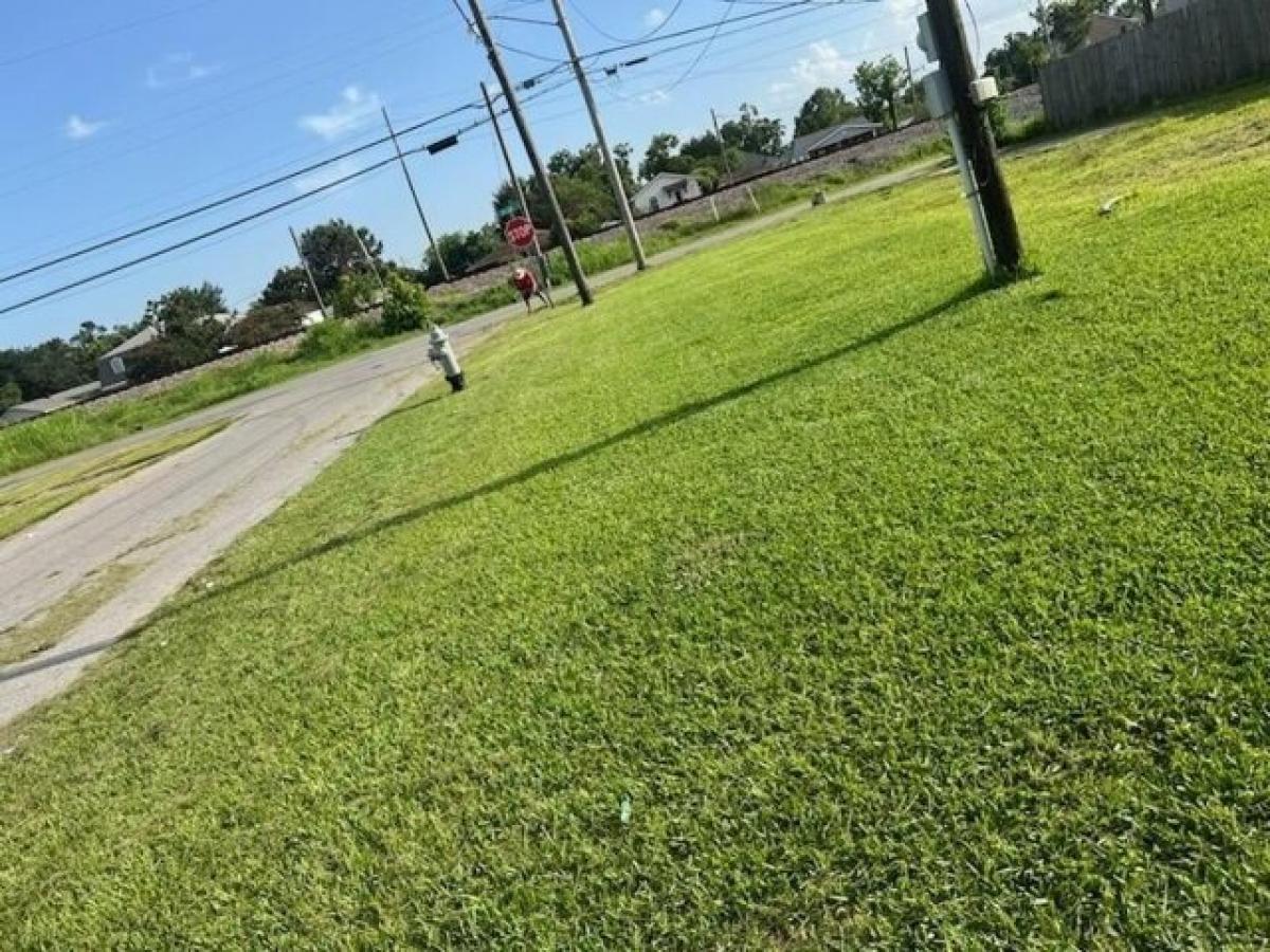 Picture of Residential Land For Sale in Metairie, Louisiana, United States