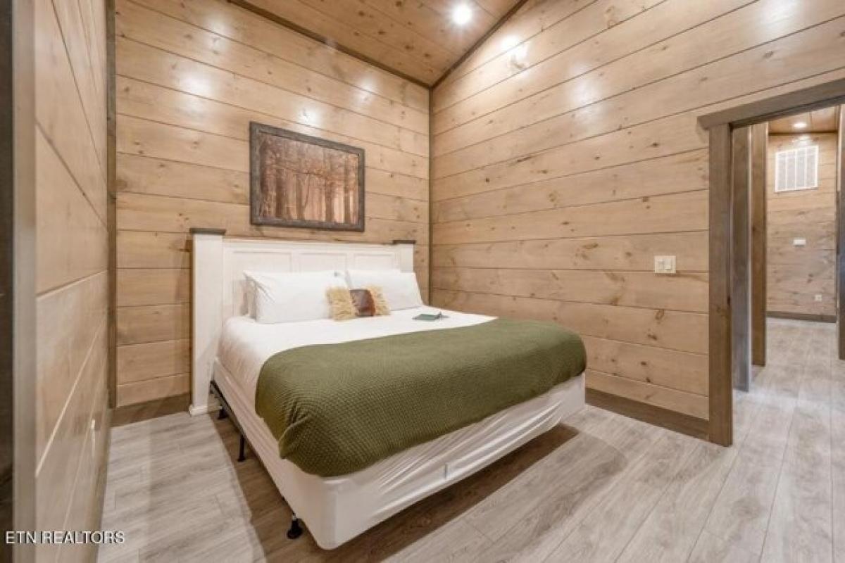 Picture of Home For Sale in Pigeon Forge, Tennessee, United States