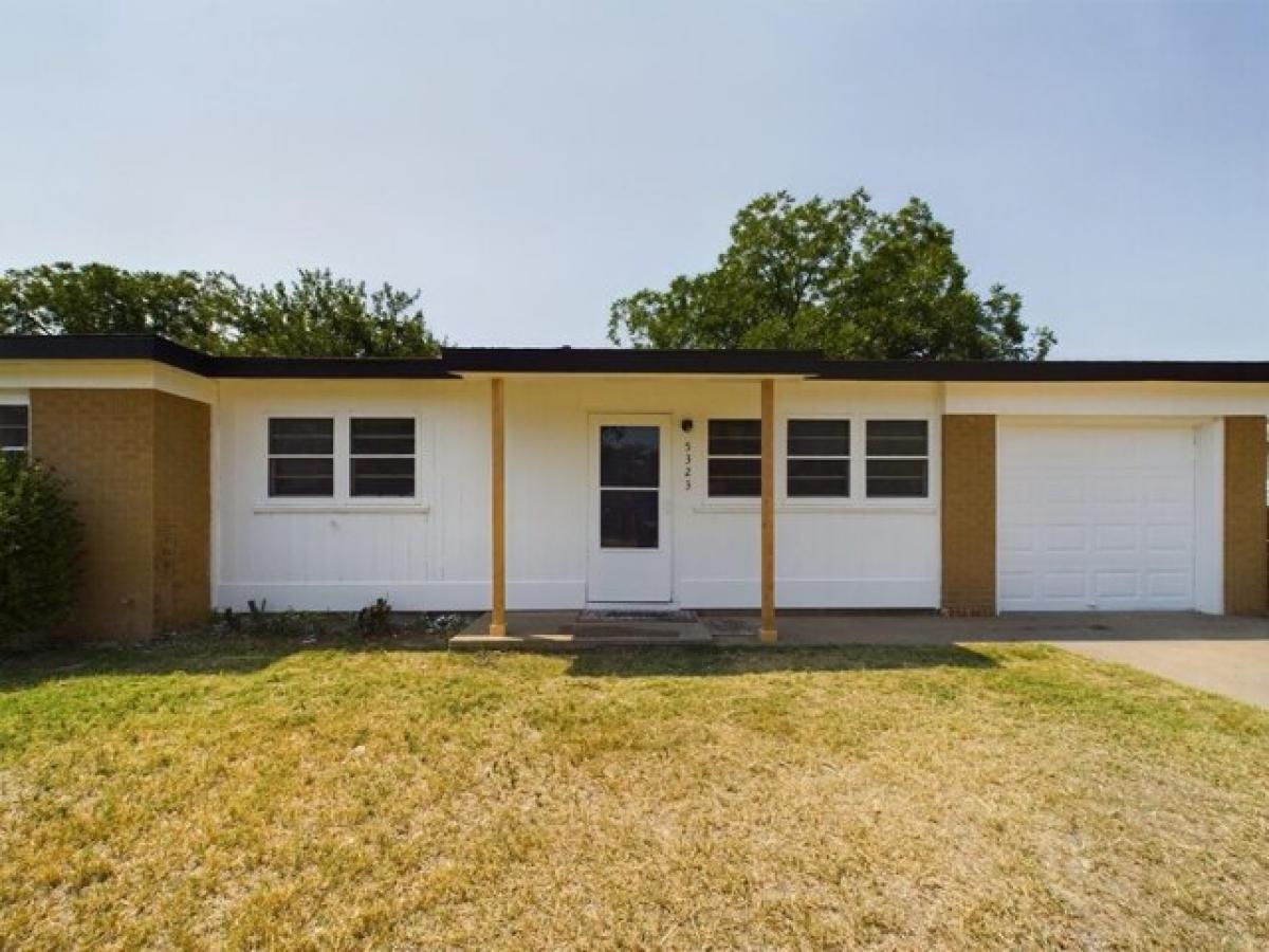 Picture of Home For Sale in Lubbock, Texas, United States