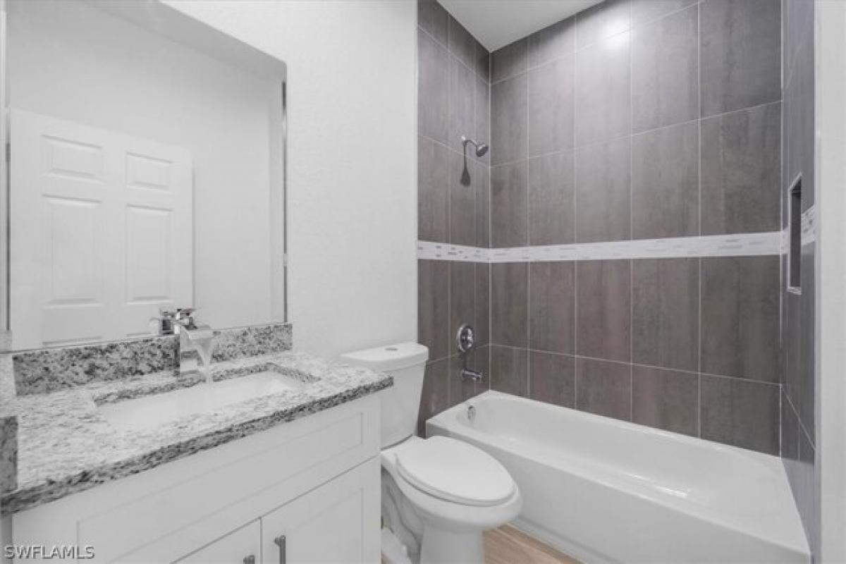 Picture of Home For Sale in Lehigh Acres, Florida, United States