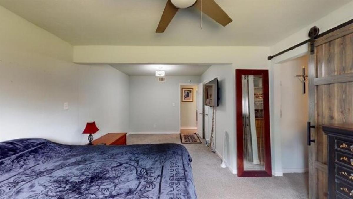 Picture of Home For Sale in Midwest City, Oklahoma, United States