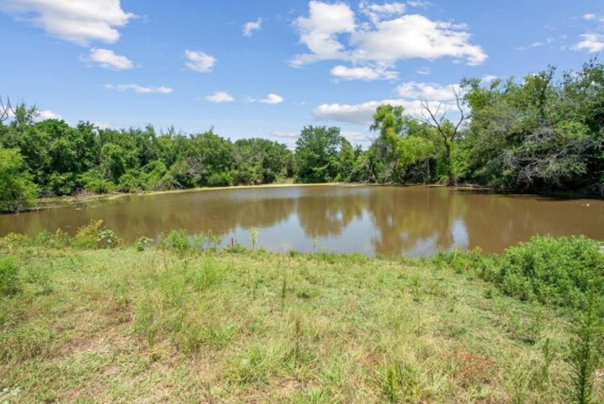 Picture of Residential Land For Sale in Weatherford, Texas, United States