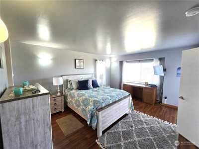 Home For Sale in Ocean Shores, Washington