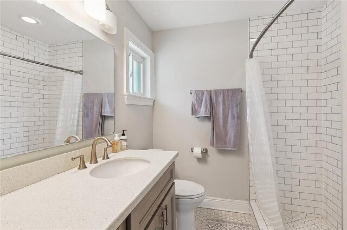 Picture of Home For Sale in Metairie, Louisiana, United States