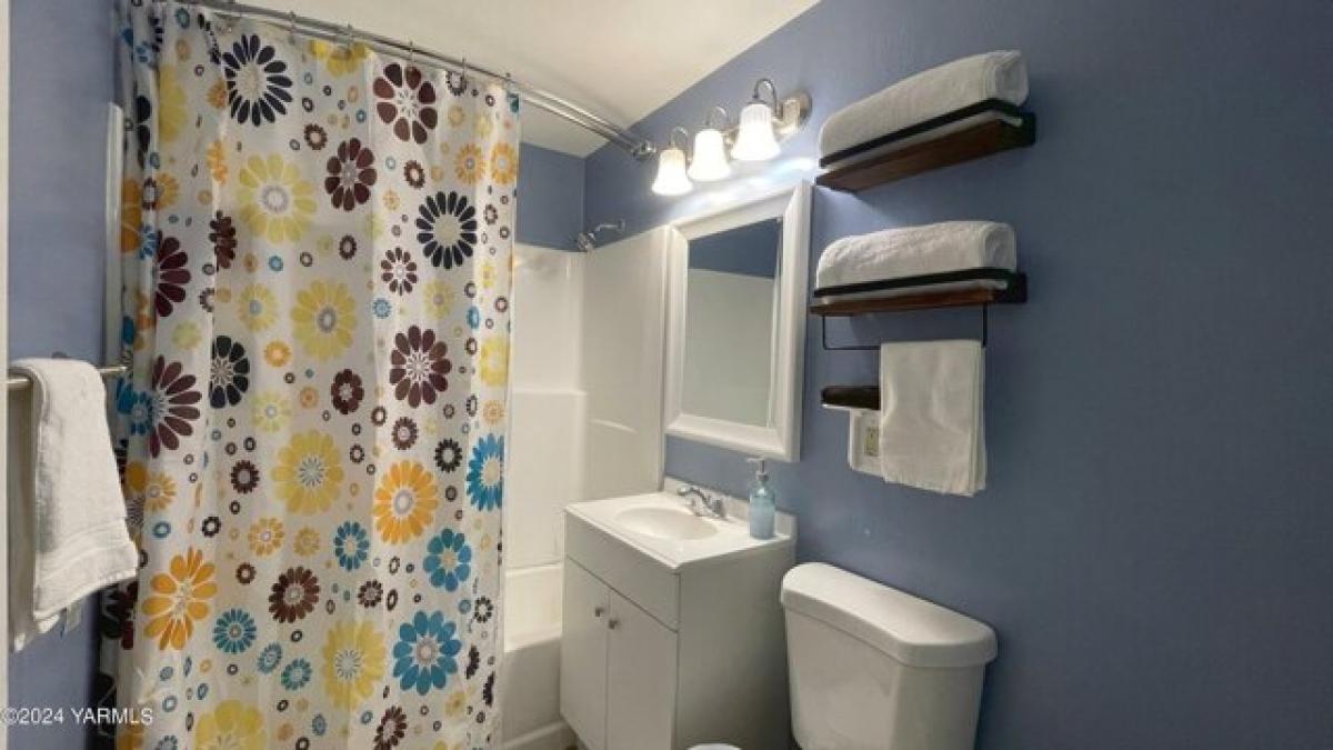 Picture of Home For Sale in Yakima, Washington, United States