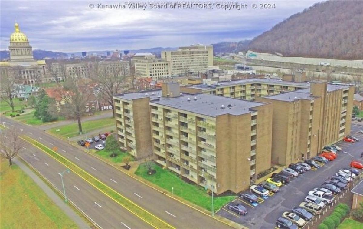 Picture of Home For Sale in Charleston, West Virginia, United States