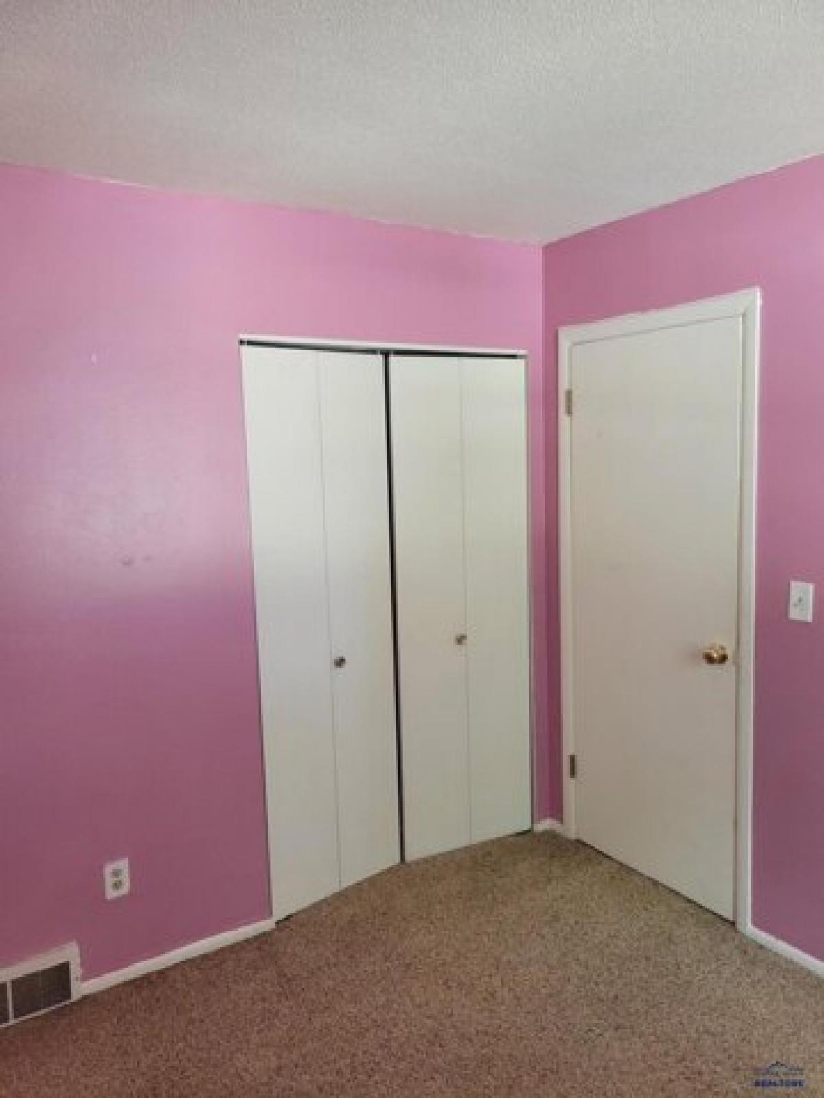 Picture of Home For Sale in Rapid City, South Dakota, United States