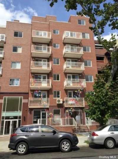 Home For Sale in Rego Park, New York