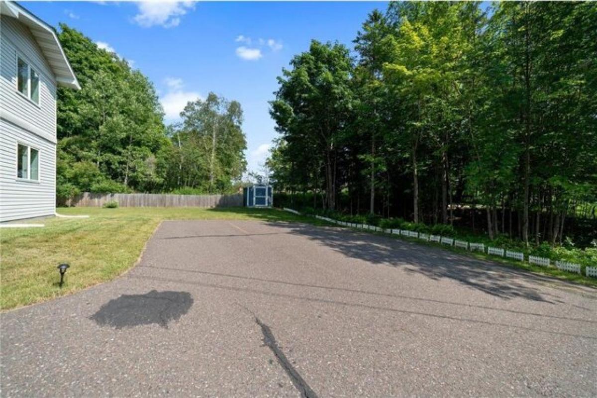 Picture of Home For Sale in Duluth, Minnesota, United States