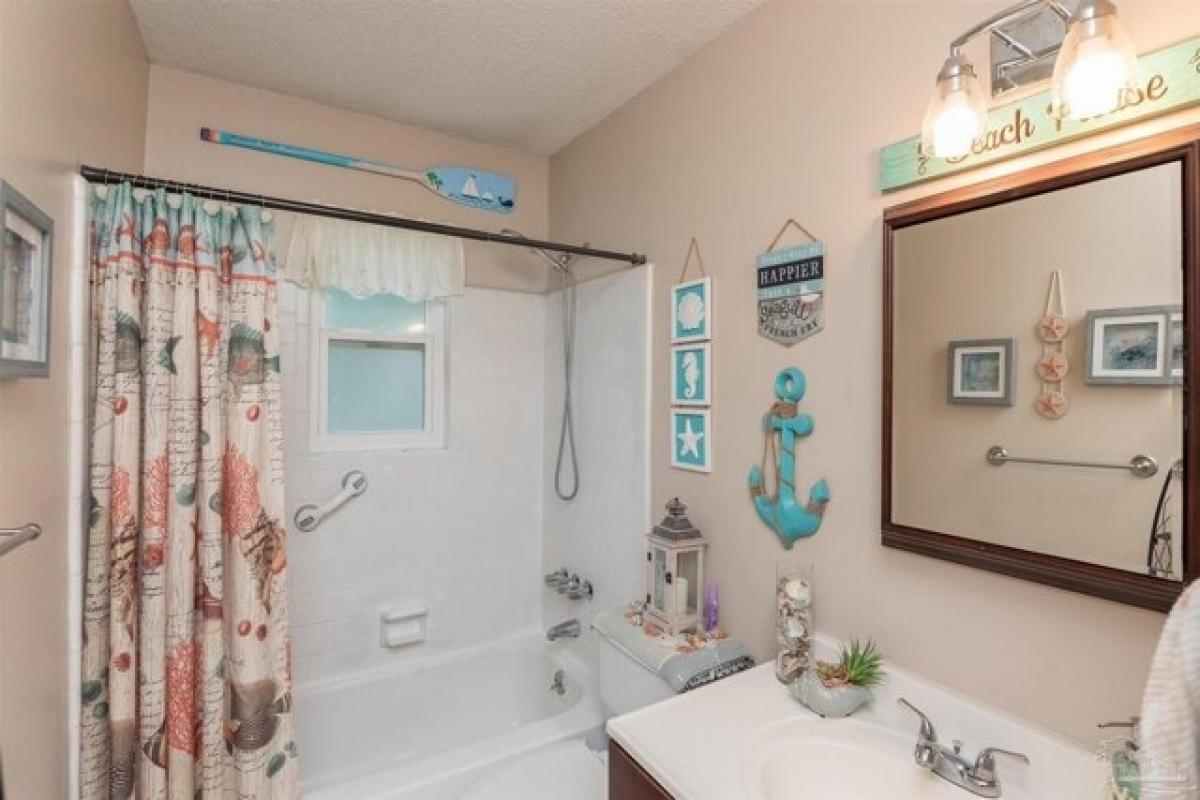 Picture of Home For Sale in Pensacola, Florida, United States