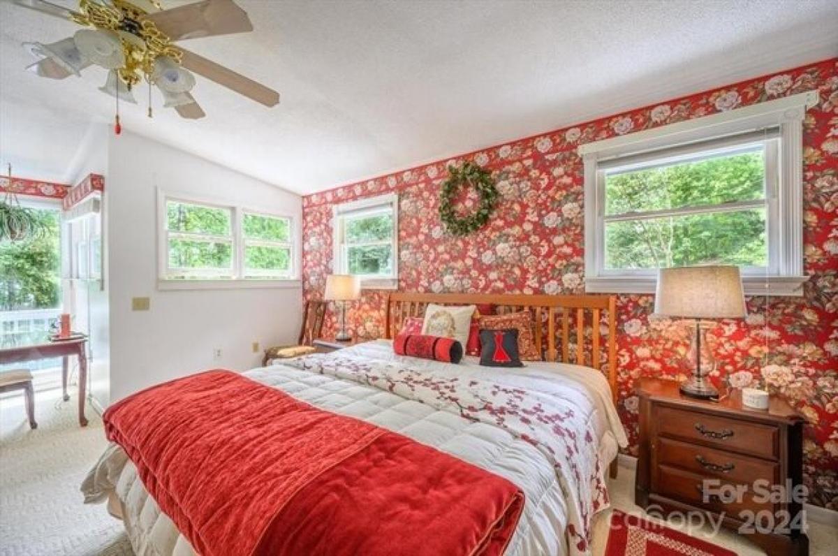 Picture of Home For Sale in Waynesville, North Carolina, United States