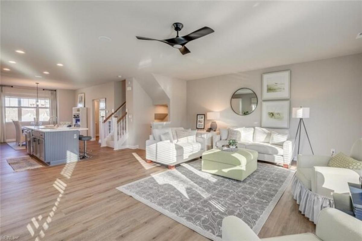 Picture of Home For Sale in Suffolk, Virginia, United States