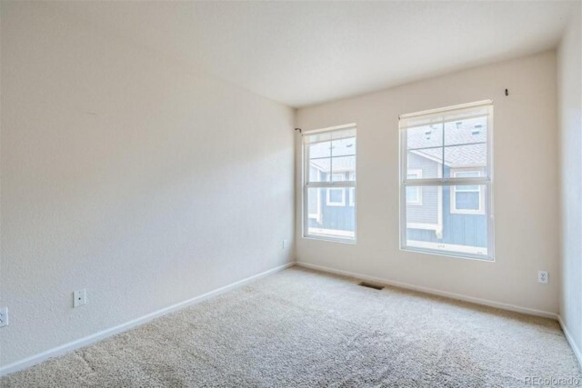 Picture of Home For Sale in Aurora, Colorado, United States