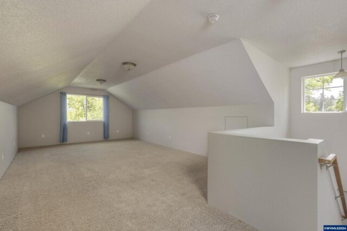 Picture of Home For Sale in Salem, Oregon, United States