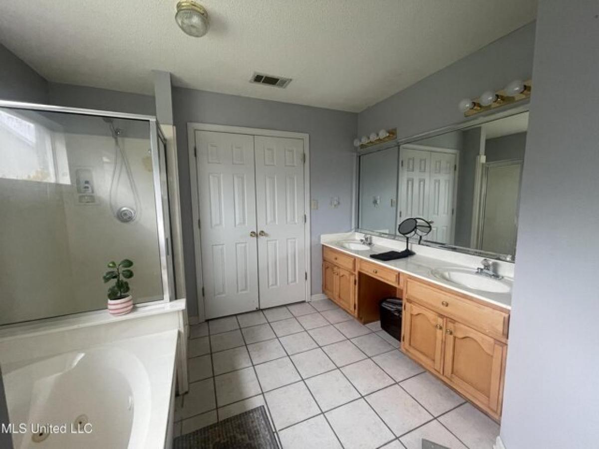 Picture of Home For Sale in Walls, Mississippi, United States