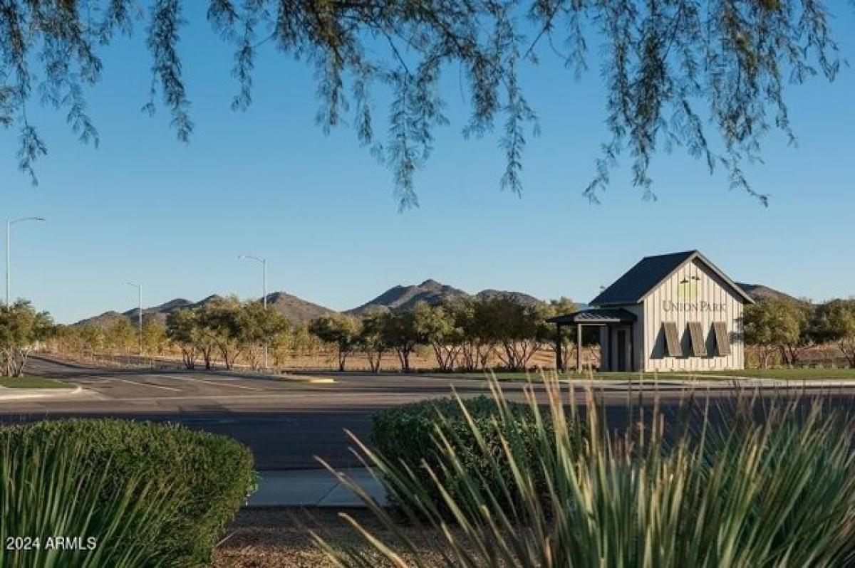 Picture of Home For Sale in Phoenix, Arizona, United States