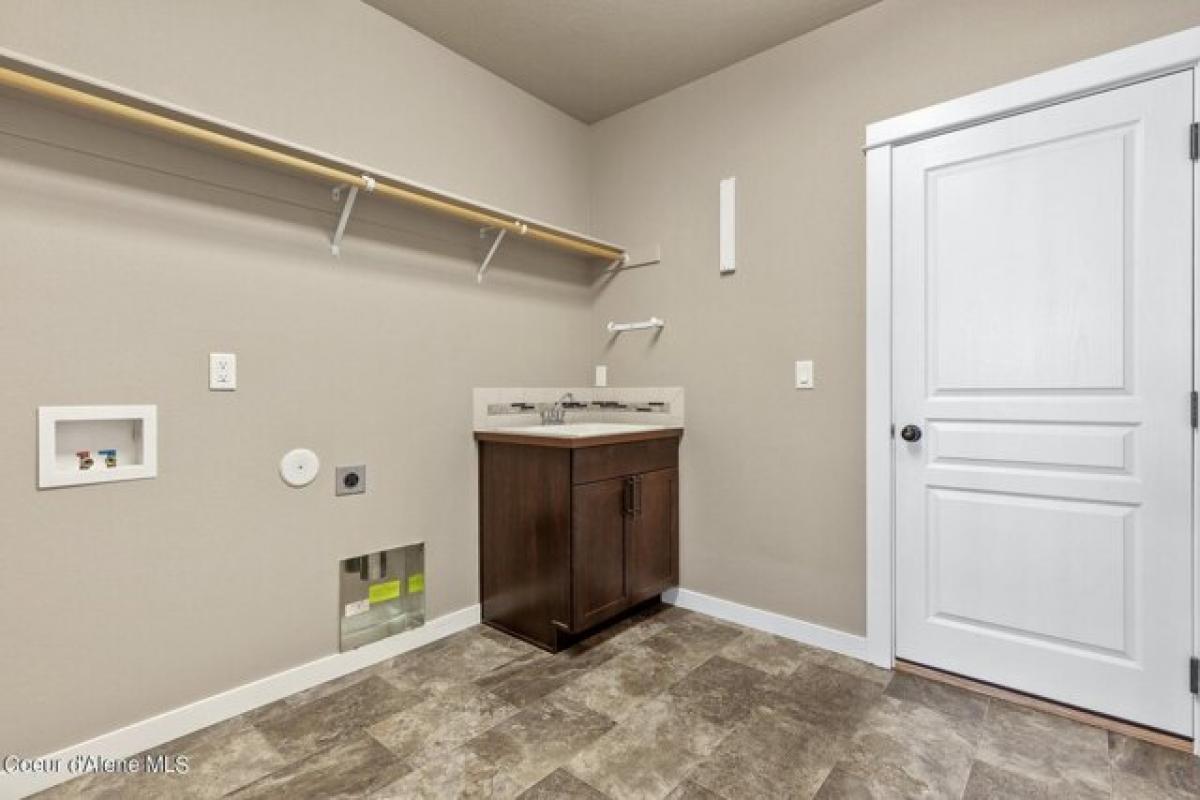 Picture of Home For Sale in Post Falls, Idaho, United States