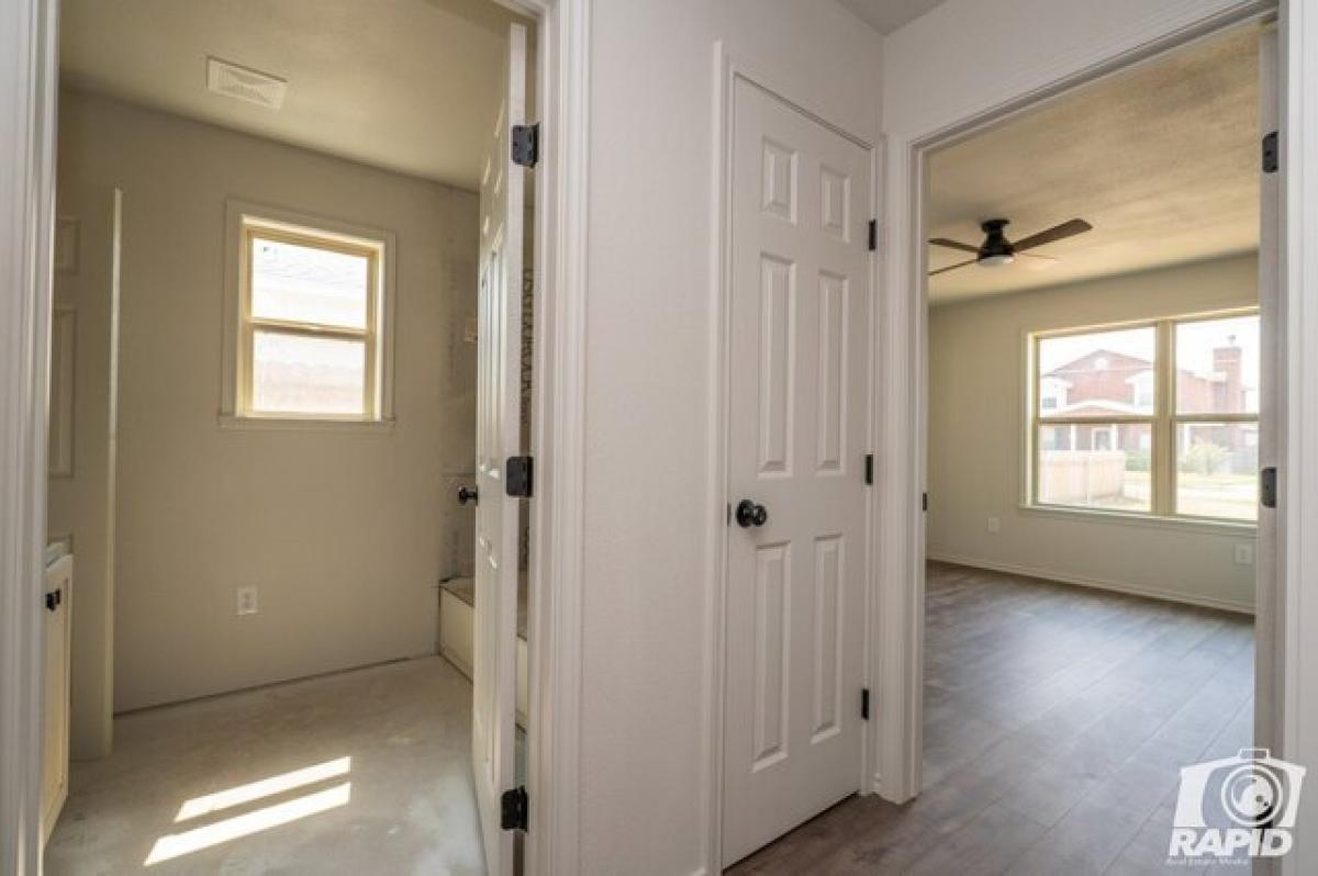 Picture of Home For Sale in San Angelo, Texas, United States