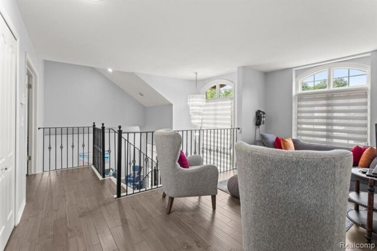 Picture of Home For Sale in Farmington Hills, Michigan, United States