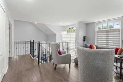 Home For Sale in Farmington Hills, Michigan