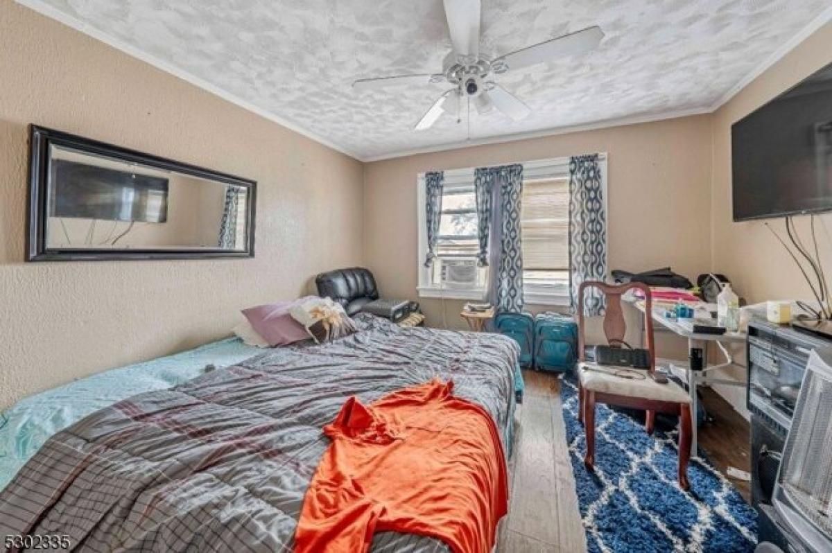 Picture of Home For Sale in Newark, New Jersey, United States